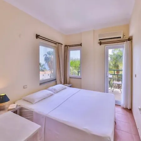 Apartment Kas'ta Bahce Kati Doublex Keyifi *